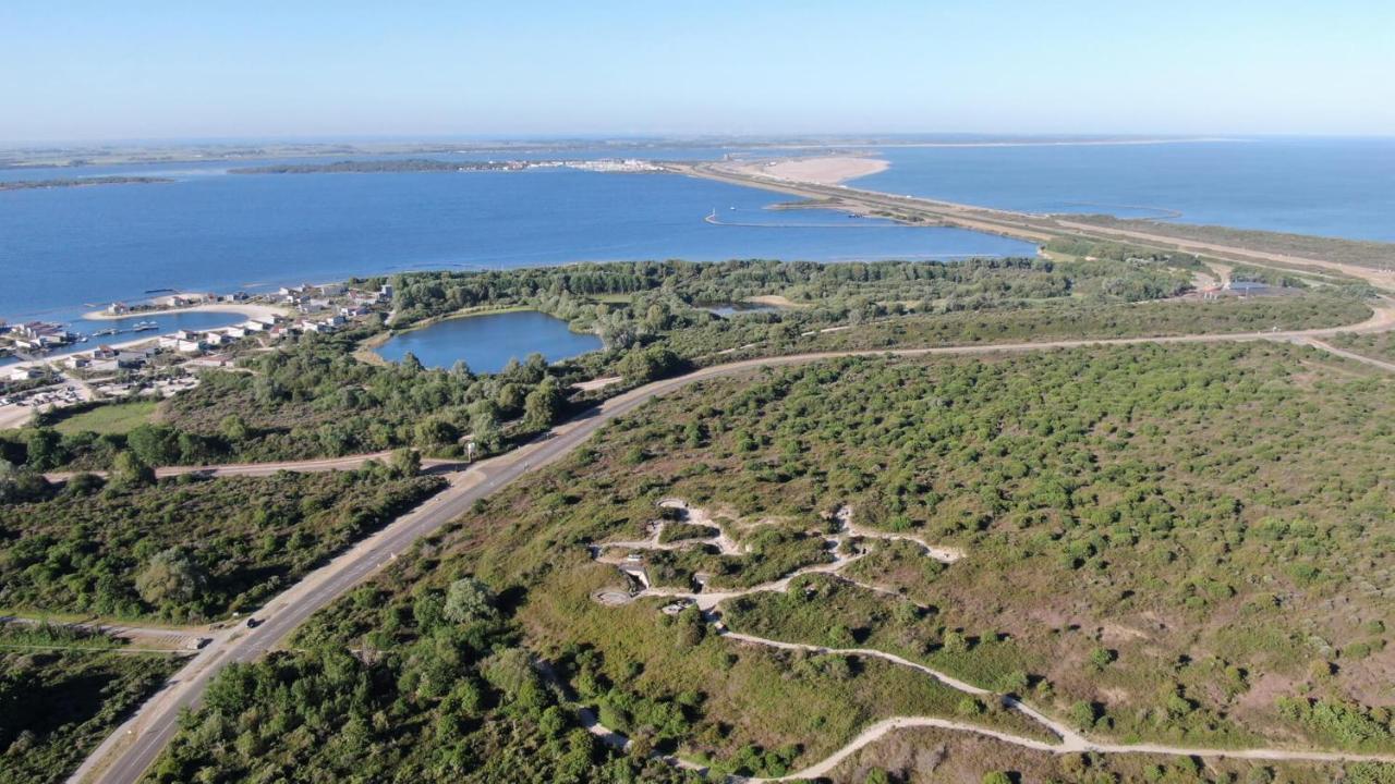 Thuis op Flakkee Ooltgensplaat Buitenkant foto