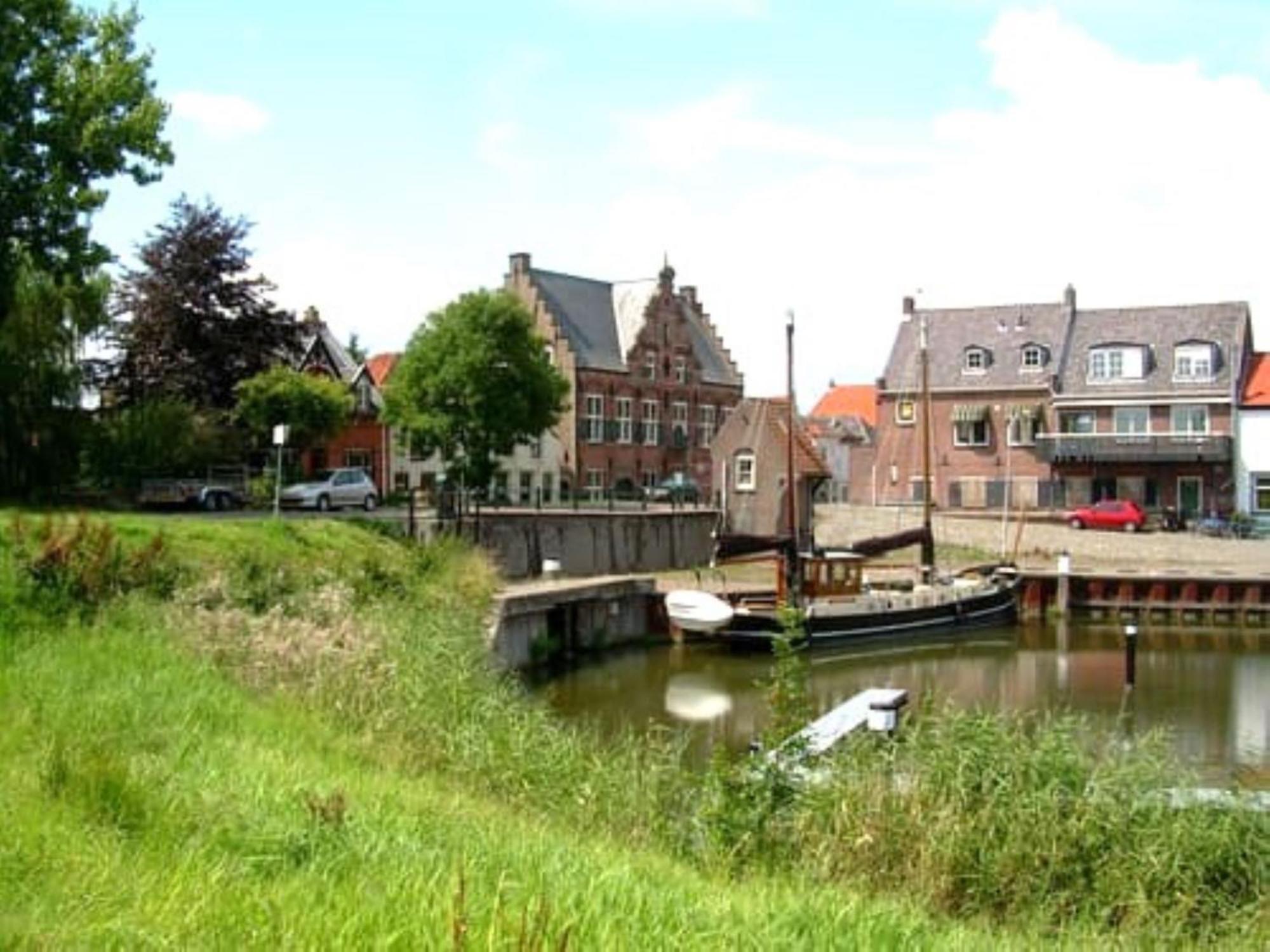 Thuis op Flakkee Ooltgensplaat Buitenkant foto